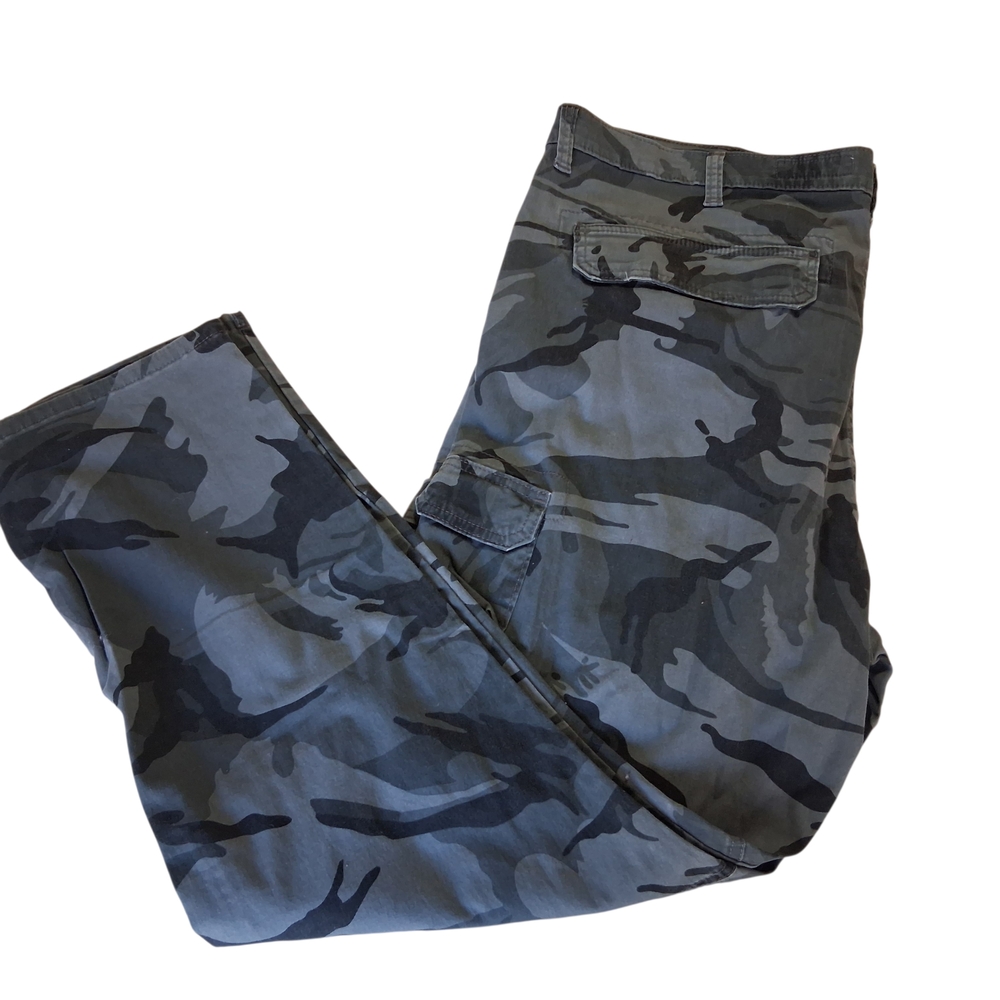 Wrangler Regular Taper Gray Black Cargo Pants 42x30 Charcoal Camouflage Canvas